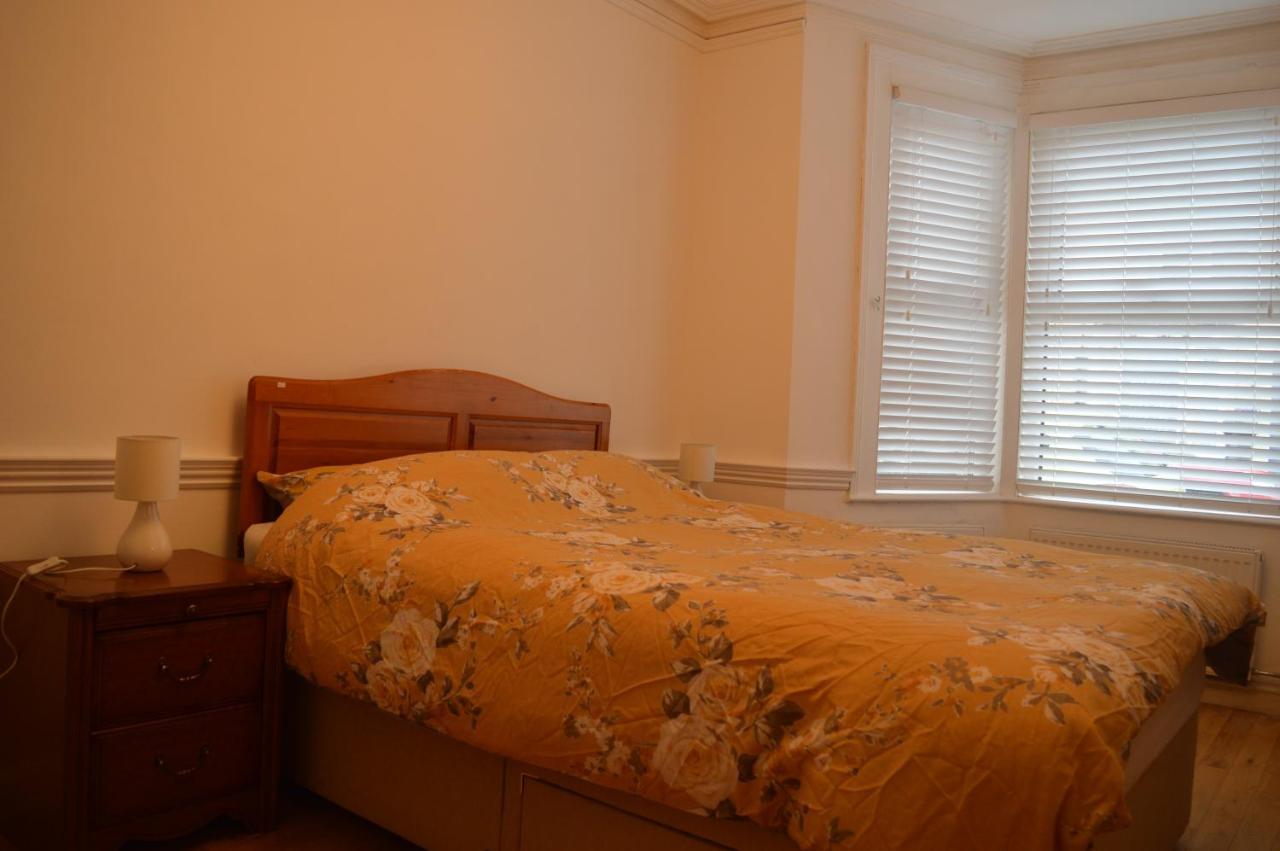 The Crandale Road House Villa บาธ ภายนอก รูปภาพ